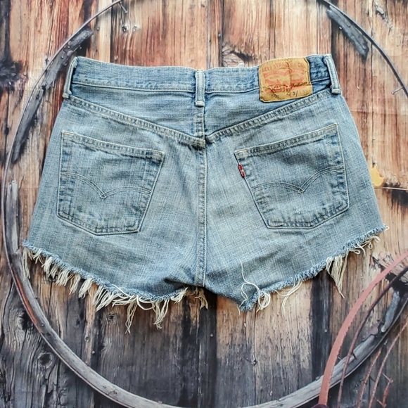 Levi's jean shorts - Picture 2 of 8